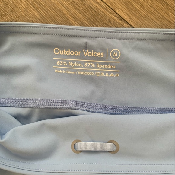 Outdoor Voices 3.5 inch shorts - Picture 5 of 5